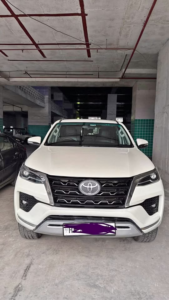he Toyota Fortuner is one of India's most trusted SUVs. It is known for its durability, road presence, and strong resale value
